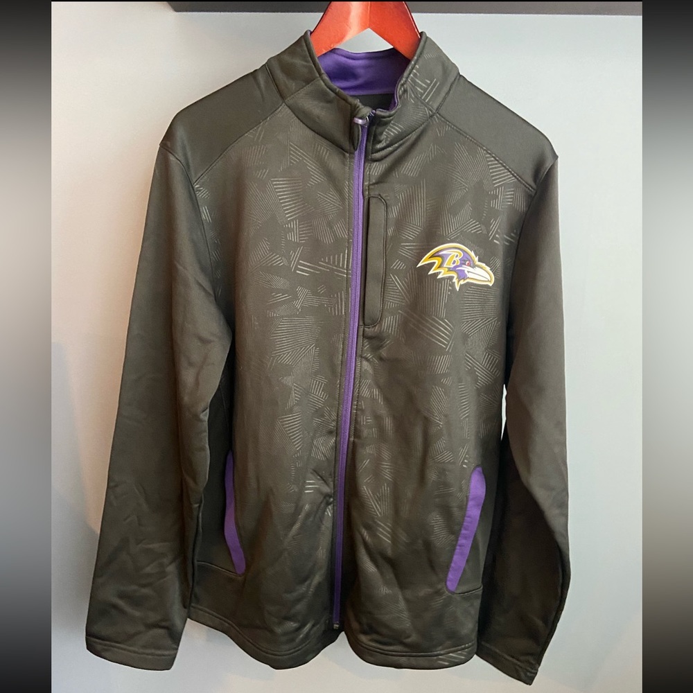 Ravens zip up